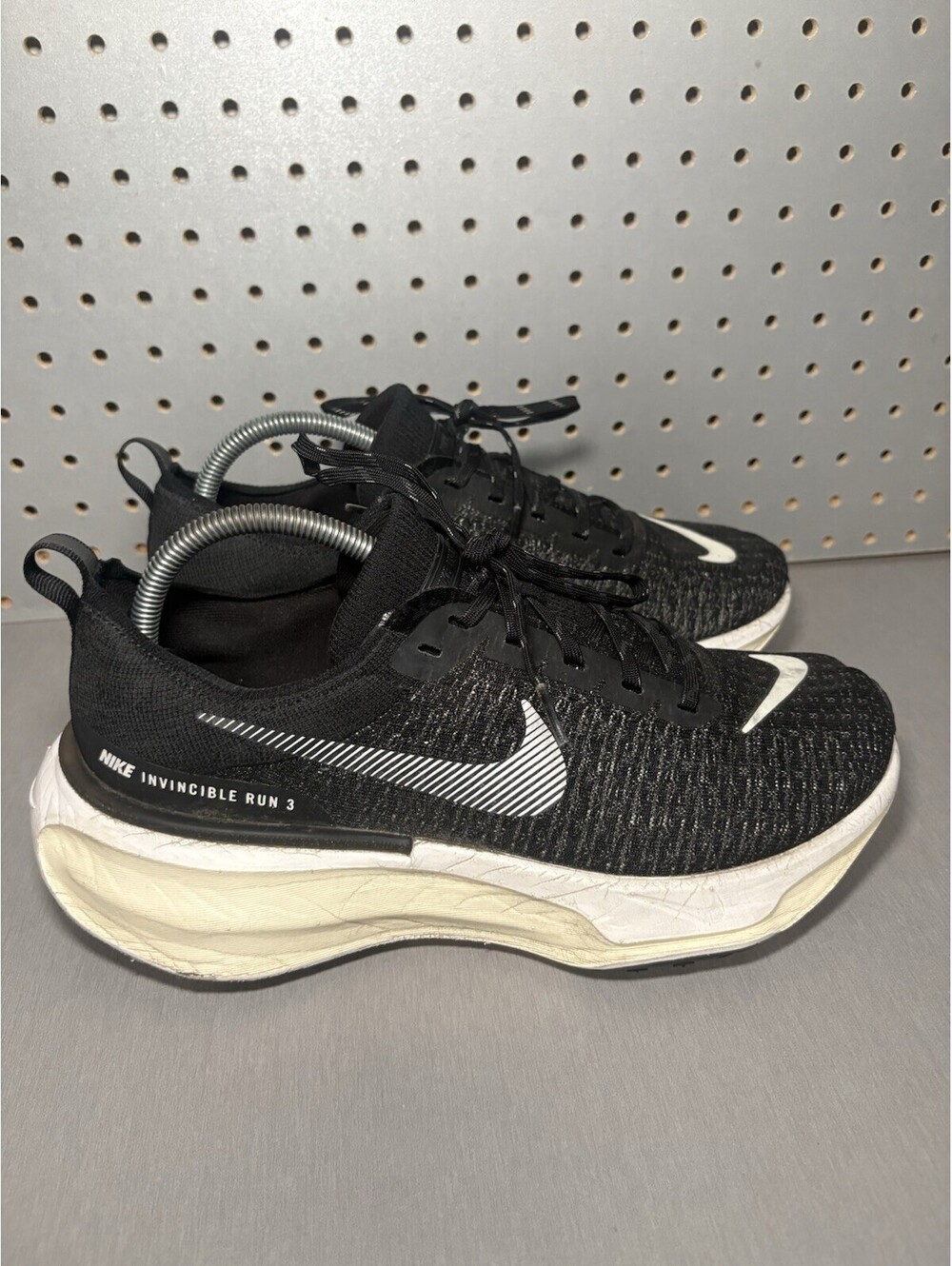 Nike ZoomX Invincible 3 FlyKnit Shoes Mens 9.5 Extra Wide Black White Sneakers